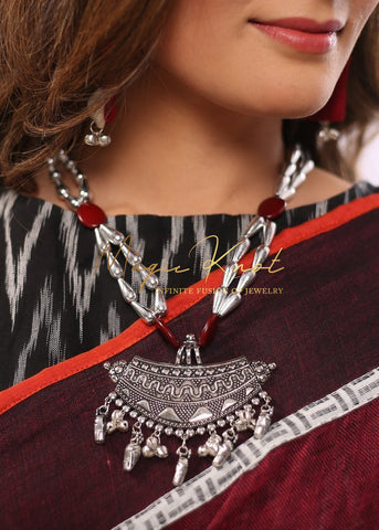 Exclusive Oxy necklace set with Maroon beads - Satkahon Studio