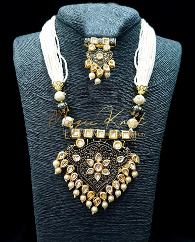 White puti with meenakari kundan pendant - Satkahon Studio